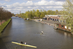 In gesprek met bewoners: Grote zorgen over ontwikkeling Merwedekanaalzone